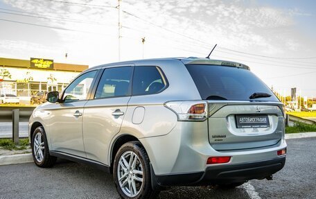 Mitsubishi Outlander III рестайлинг 3, 2014 год, 1 348 000 рублей, 5 фотография
