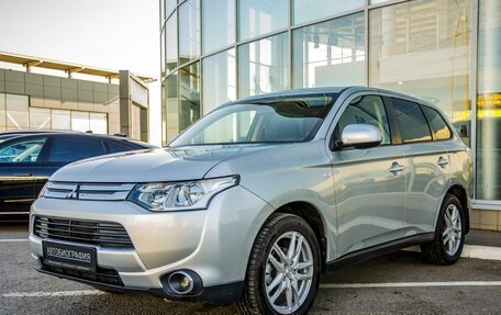 Mitsubishi Outlander III рестайлинг 3, 2014 год, 1 348 000 рублей, 3 фотография