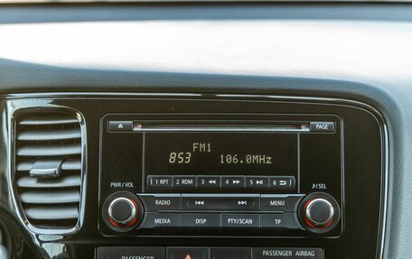 Mitsubishi Outlander III рестайлинг 3, 2014 год, 1 348 000 рублей, 17 фотография