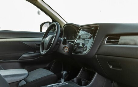 Mitsubishi Outlander III рестайлинг 3, 2014 год, 1 348 000 рублей, 22 фотография