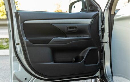 Mitsubishi Outlander III рестайлинг 3, 2014 год, 1 348 000 рублей, 20 фотография