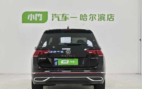 Volkswagen Tiguan II, 2022 год, 2 530 000 рублей, 5 фотография