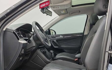 Volkswagen Tiguan II, 2022 год, 2 530 000 рублей, 12 фотография