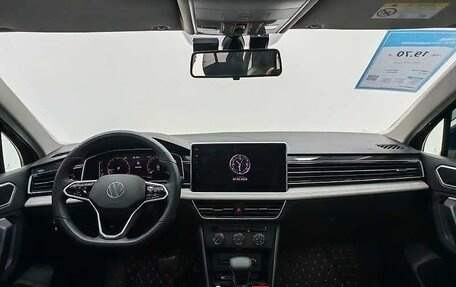 Volkswagen Tiguan II, 2022 год, 2 530 000 рублей, 7 фотография