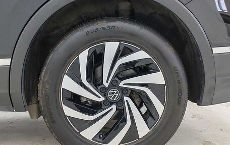 Volkswagen Tiguan II, 2022 год, 2 530 000 рублей, 16 фотография