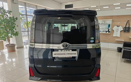 Toyota Voxy III, 2015 год, 1 800 000 рублей, 6 фотография