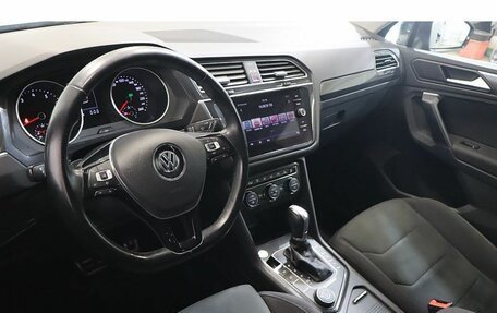 Volkswagen Tiguan II, 2019 год, 2 108 000 рублей, 6 фотография