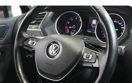 Volkswagen Tiguan II, 2019 год, 2 108 000 рублей, 8 фотография