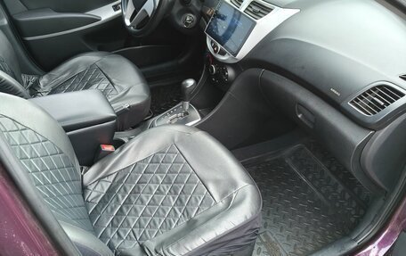 Hyundai Solaris II рестайлинг, 2011 год, 650 000 рублей, 5 фотография