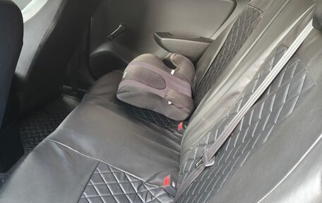 Hyundai Solaris II рестайлинг, 2011 год, 650 000 рублей, 11 фотография