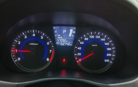 Hyundai Solaris II рестайлинг, 2011 год, 650 000 рублей, 23 фотография