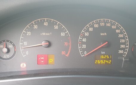 Opel Vectra C рестайлинг, 2003 год, 600 000 рублей, 18 фотография