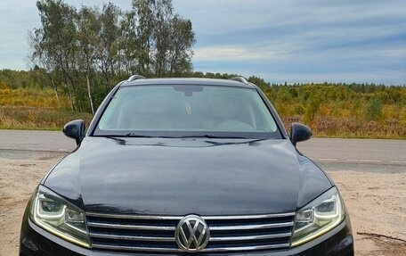 Volkswagen Touareg III, 2016 год, 2 850 000 рублей, 2 фотография
