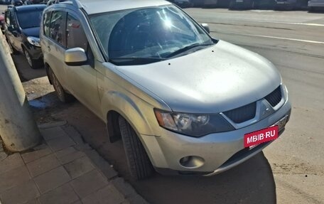 Mitsubishi Outlander III рестайлинг 3, 2008 год, 670 000 рублей, 2 фотография