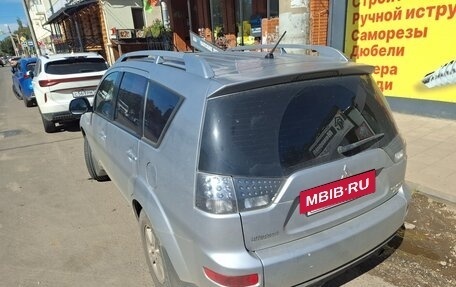 Mitsubishi Outlander III рестайлинг 3, 2008 год, 670 000 рублей, 4 фотография