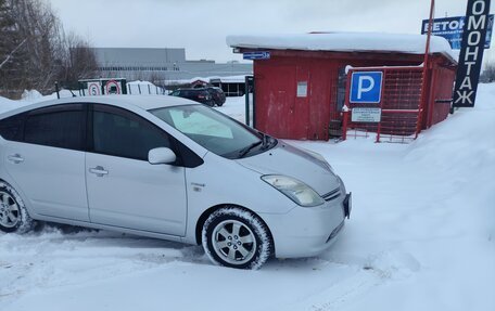 Toyota Prius, 2009 год, 1 050 000 рублей, 4 фотография