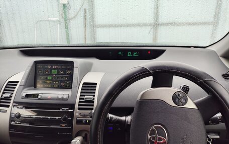 Toyota Prius, 2009 год, 1 050 000 рублей, 13 фотография