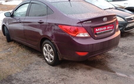 Hyundai Solaris II рестайлинг, 2012 год, 600 000 рублей, 2 фотография