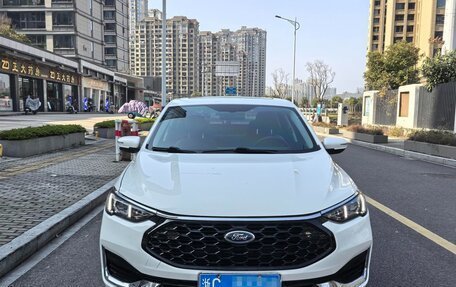 Ford Escort, 2022 год, 990 000 рублей, 2 фотография