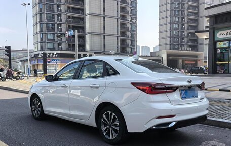 Ford Escort, 2022 год, 990 000 рублей, 6 фотография