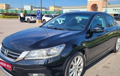 Honda Accord IX рестайлинг, 2013 год, 1 550 000 рублей, 2 фотография