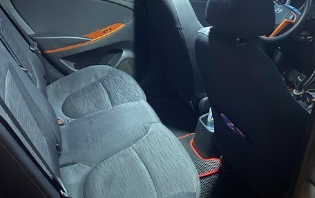 Hyundai Solaris II рестайлинг, 2015 год, 980 000 рублей, 11 фотография