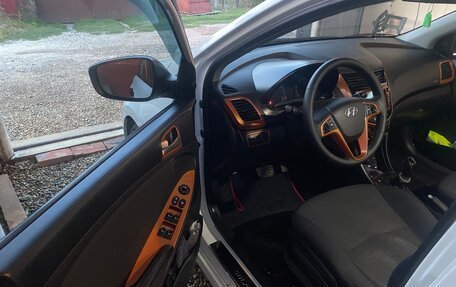 Hyundai Solaris II рестайлинг, 2015 год, 980 000 рублей, 9 фотография