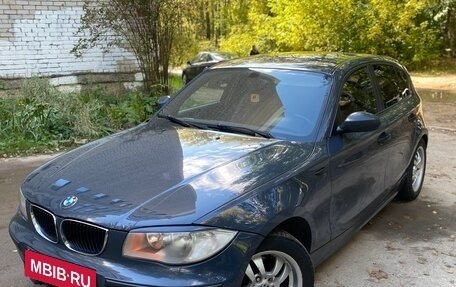 BMW 1 серия, 2005 год, 700 000 рублей, 1 фотография