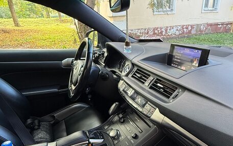Lexus CT I рестайлинг, 2016 год, 2 100 000 рублей, 11 фотография