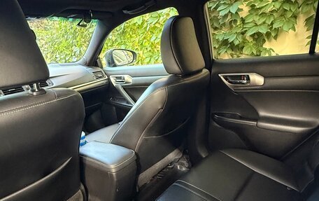 Lexus CT I рестайлинг, 2016 год, 2 100 000 рублей, 17 фотография