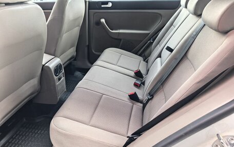 Volkswagen Golf Plus II, 2011 год, 999 000 рублей, 18 фотография