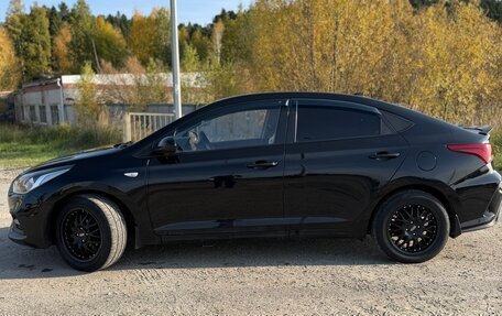 Hyundai Solaris II рестайлинг, 2017 год, 950 000 рублей, 2 фотография