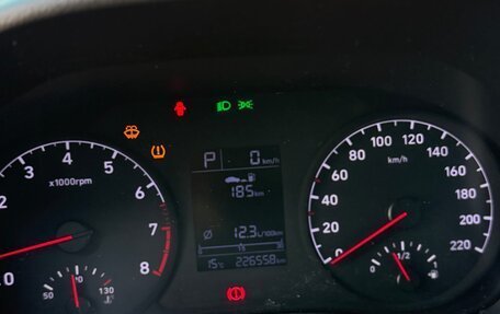 Hyundai Solaris II рестайлинг, 2017 год, 950 000 рублей, 11 фотография