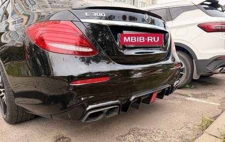 Mercedes-Benz E-Класс, 2017 год, 3 100 000 рублей, 5 фотография