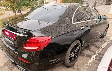 Mercedes-Benz E-Класс, 2017 год, 3 100 000 рублей, 6 фотография