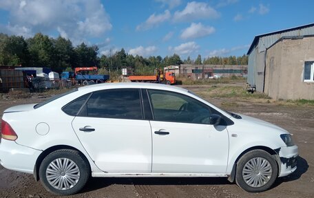 Volkswagen Polo VI (EU Market), 2018 год, 310 000 рублей, 2 фотография