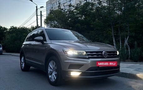 Volkswagen Tiguan II, 2017 год, 2 400 000 рублей, 2 фотография