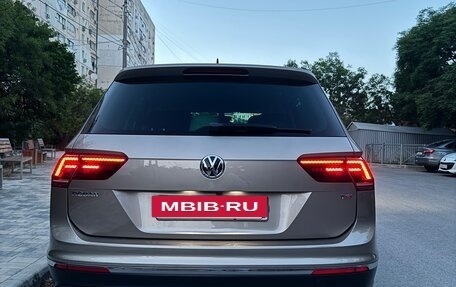 Volkswagen Tiguan II, 2017 год, 2 400 000 рублей, 4 фотография