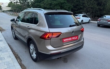Volkswagen Tiguan II, 2017 год, 2 400 000 рублей, 10 фотография