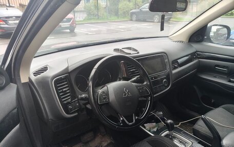 Mitsubishi Outlander III рестайлинг 3, 2019 год, 1 600 000 рублей, 3 фотография