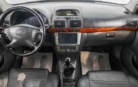 Toyota Avensis III рестайлинг, 2005 год, 739 000 рублей, 10 фотография