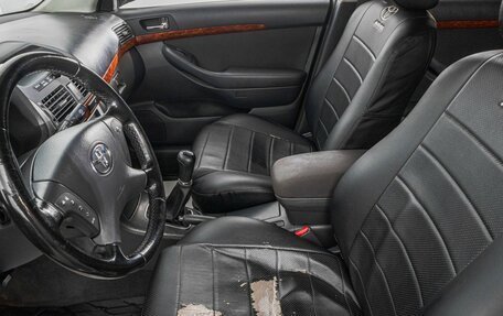 Toyota Avensis III рестайлинг, 2005 год, 739 000 рублей, 11 фотография