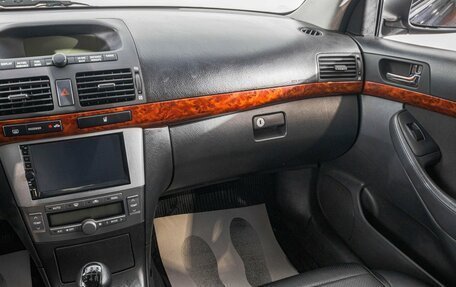 Toyota Avensis III рестайлинг, 2005 год, 739 000 рублей, 22 фотография