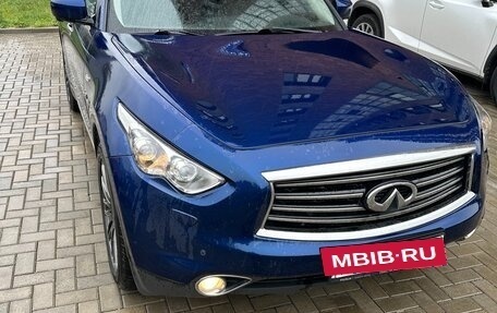 Infiniti QX70, 2015 год, 2 250 000 рублей, 3 фотография