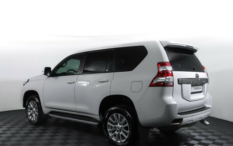 Toyota Land Cruiser Prado 150 рестайлинг 2, 2014 год, 3 990 000 рублей, 7 фотография