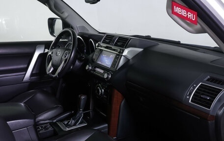 Toyota Land Cruiser Prado 150 рестайлинг 2, 2014 год, 3 990 000 рублей, 10 фотография