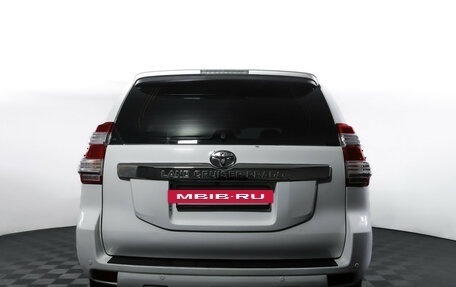 Toyota Land Cruiser Prado 150 рестайлинг 2, 2014 год, 3 990 000 рублей, 6 фотография