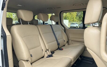 Hyundai H-1 II рестайлинг, 2016 год, 2 190 000 рублей, 14 фотография