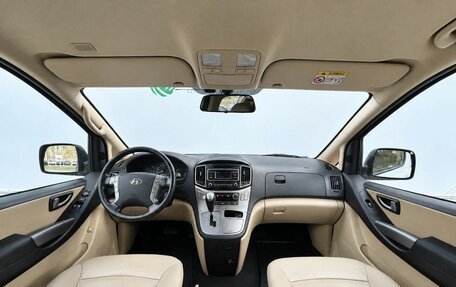Hyundai H-1 II рестайлинг, 2016 год, 2 190 000 рублей, 13 фотография
