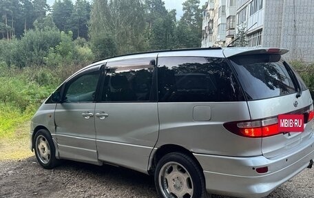 Toyota Estima III рестайлинг -2, 2001 год, 600 000 рублей, 4 фотография